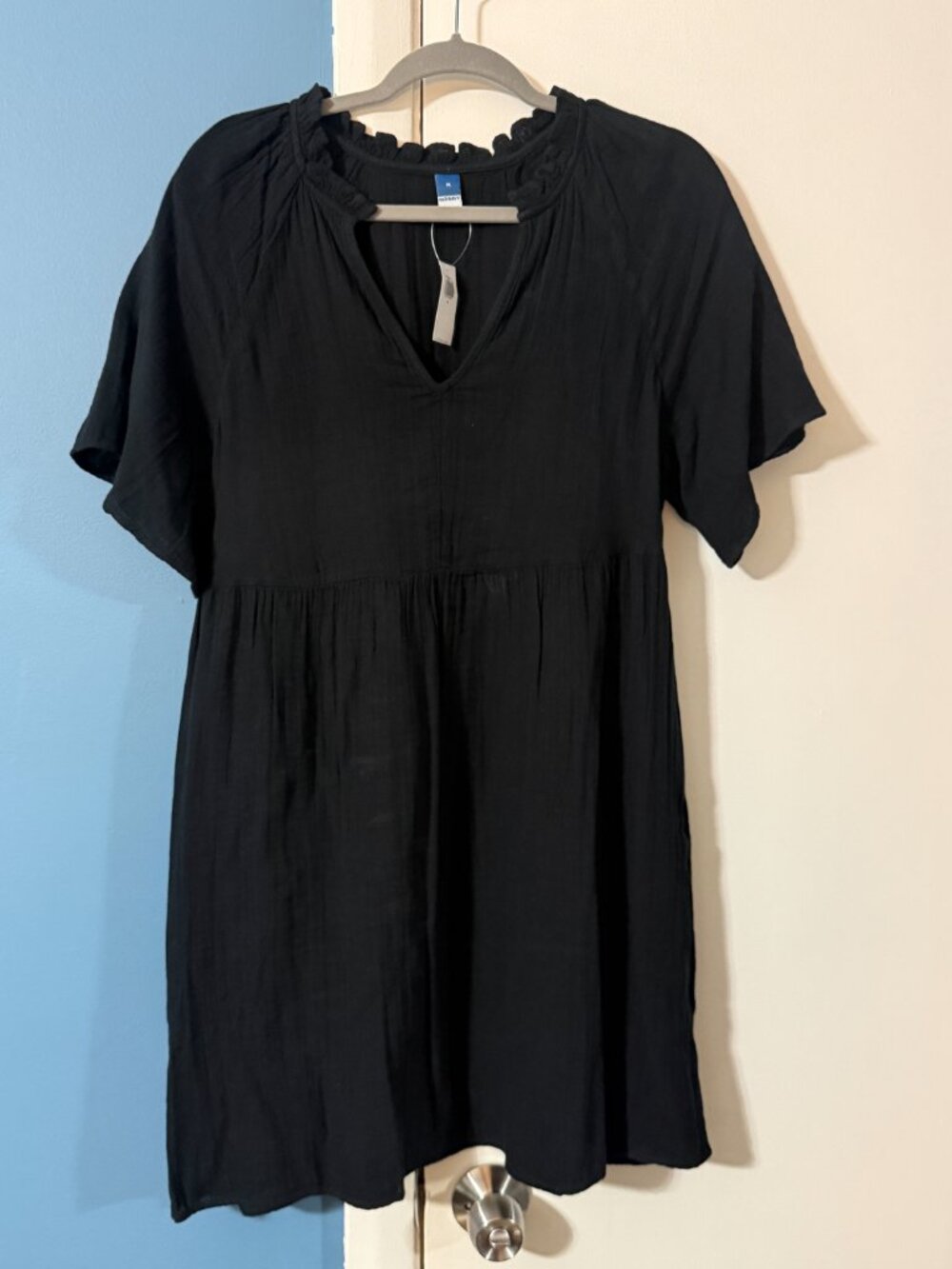 Old Navy Black Tiered Swing Gauze Cotton Ruffle Neck V-Neck Dress Sz M NWT
